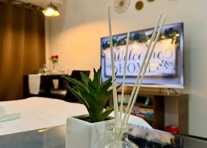 Deluxe With Pool View Unit In Poblacion Hotel 5*
