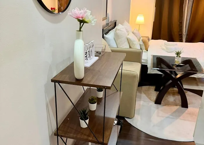 Deluxe With Pool View Unit In Poblacion