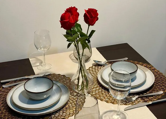 Deluxe With Pool View Unit In Poblacion فندق مانيلا
